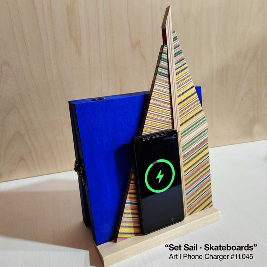 Art / Wireless Phone Charging Station - Set Sail - Skateboards