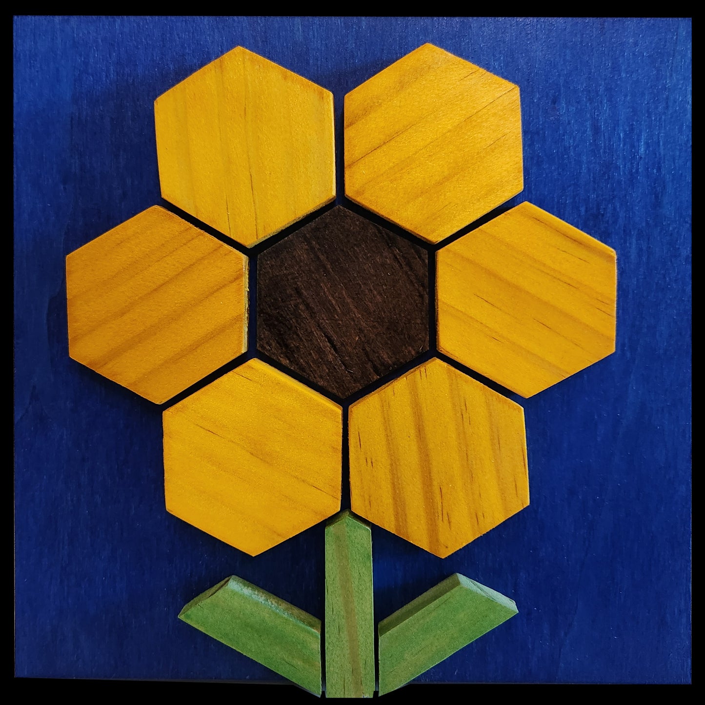 Art / Wireless Phone Charging Station - "Yelo Hex Daisy"