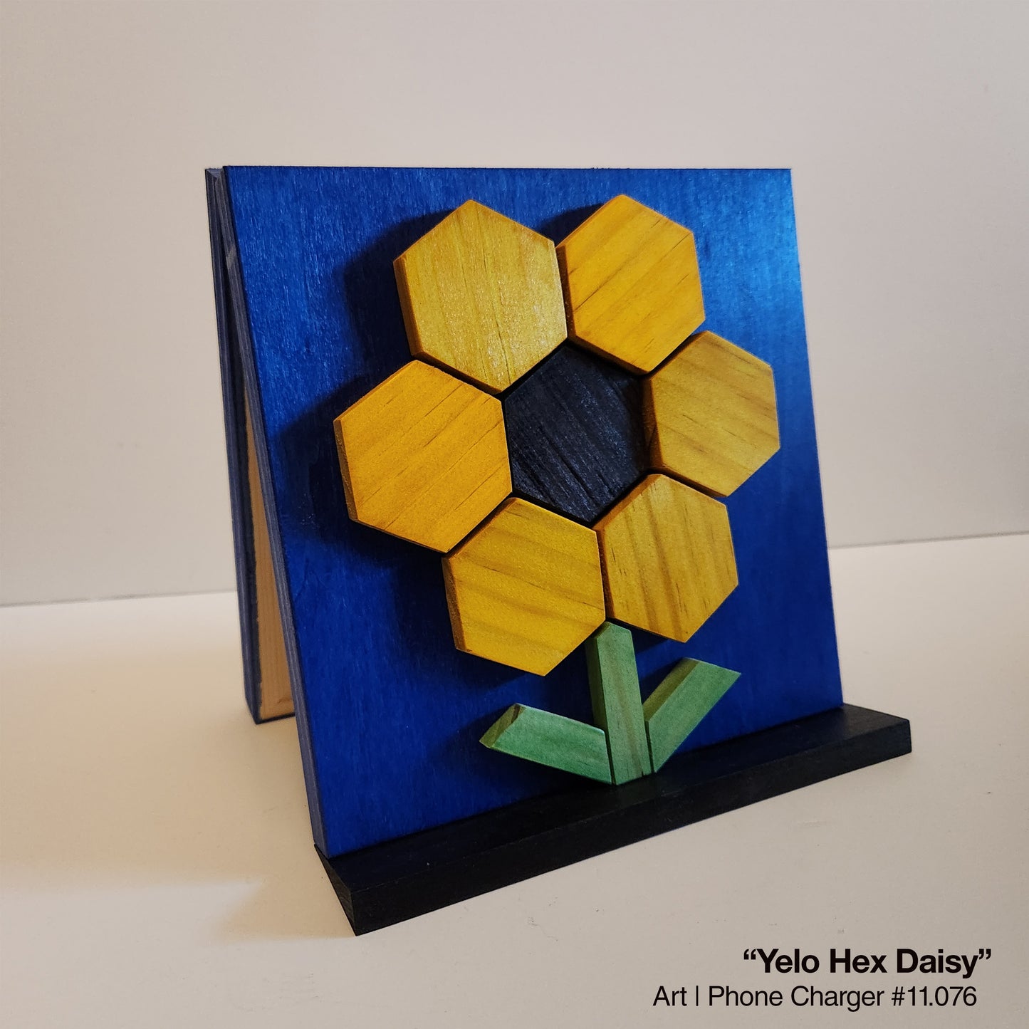 Art / Wireless Phone Charging Station - "Yelo Hex Daisy"