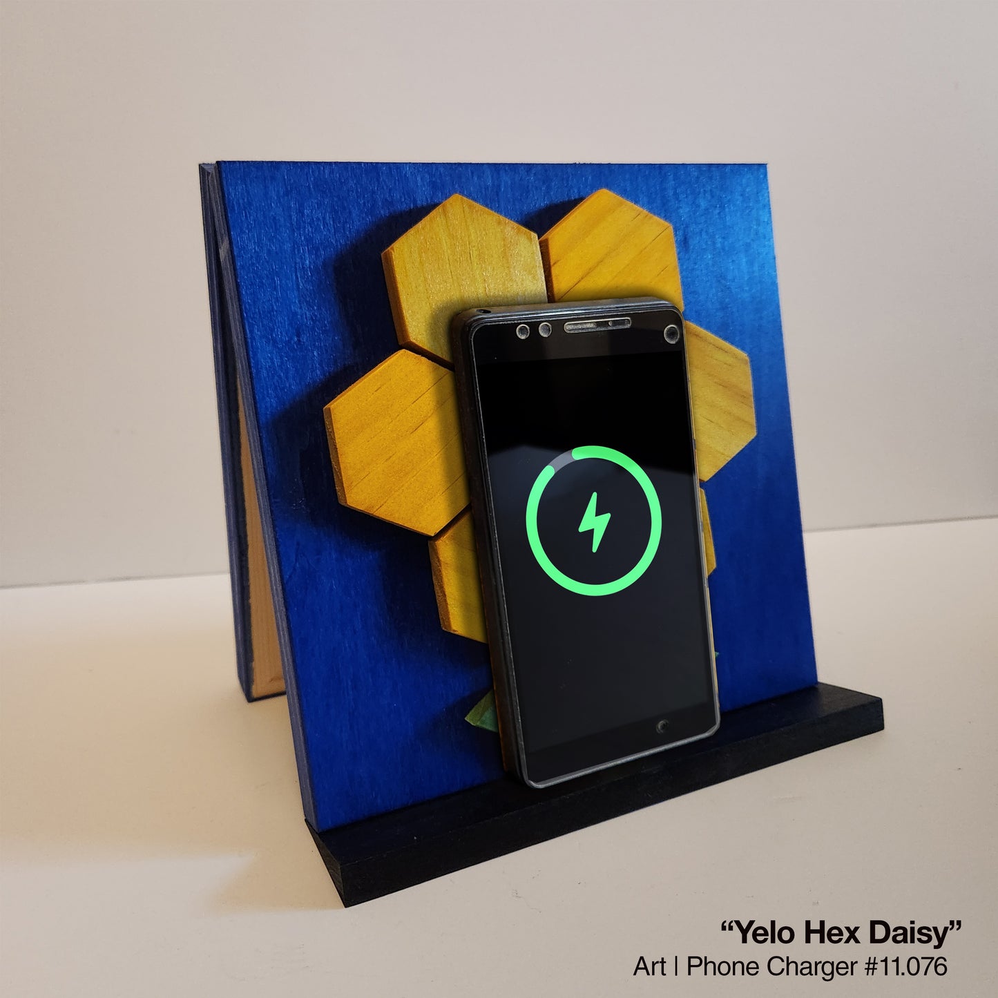 Art / Wireless Phone Charging Station - "Yelo Hex Daisy"