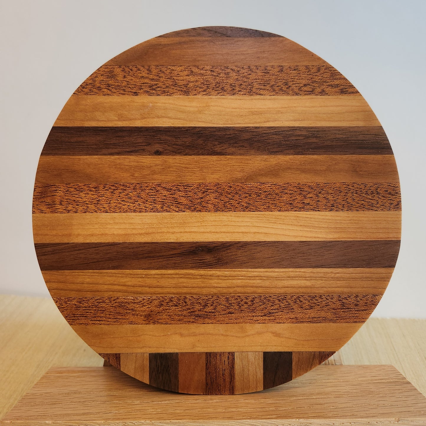 "Stripes" Mid-Mod / Wireless Phone Charging Station